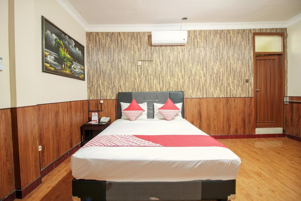 Vaccinated Staff - Oyo 352 Homestay Sabang Bandung Kültér fotó