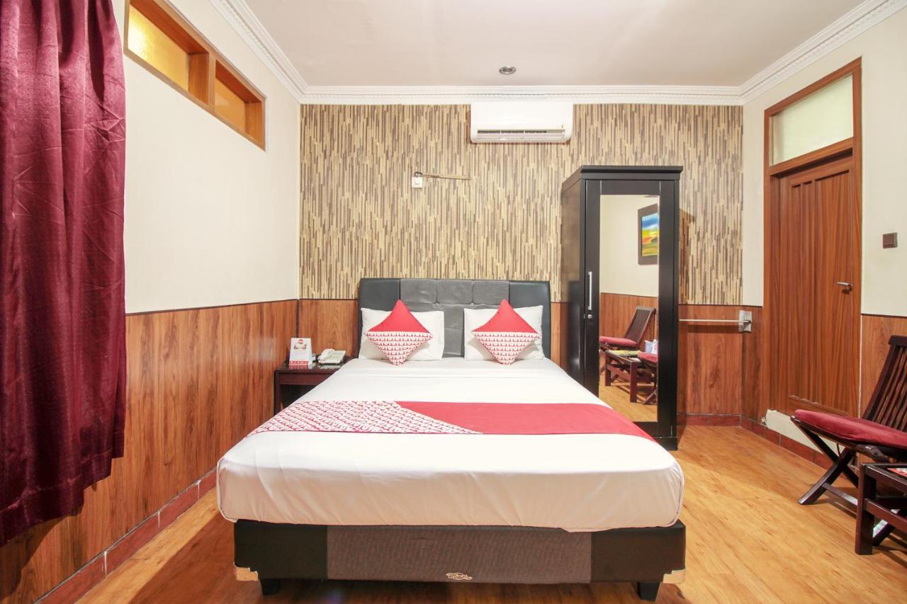 Vaccinated Staff - Oyo 352 Homestay Sabang Bandung Kültér fotó