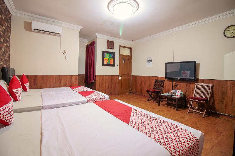 Vaccinated Staff - Oyo 352 Homestay Sabang Bandung Kültér fotó